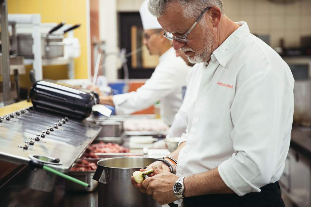 Chef - <span><span><span>Les Cèdres </span></span></span><span><span><span><span><span>·</span></span></span></span></span><span><span><span> Restaurant Gastronomique étoilé Drôme, Granges-les-Beaumont</span></span></span>
